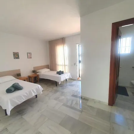 Gran Casa Luminosa Con Jardin Privado بيت للعطل